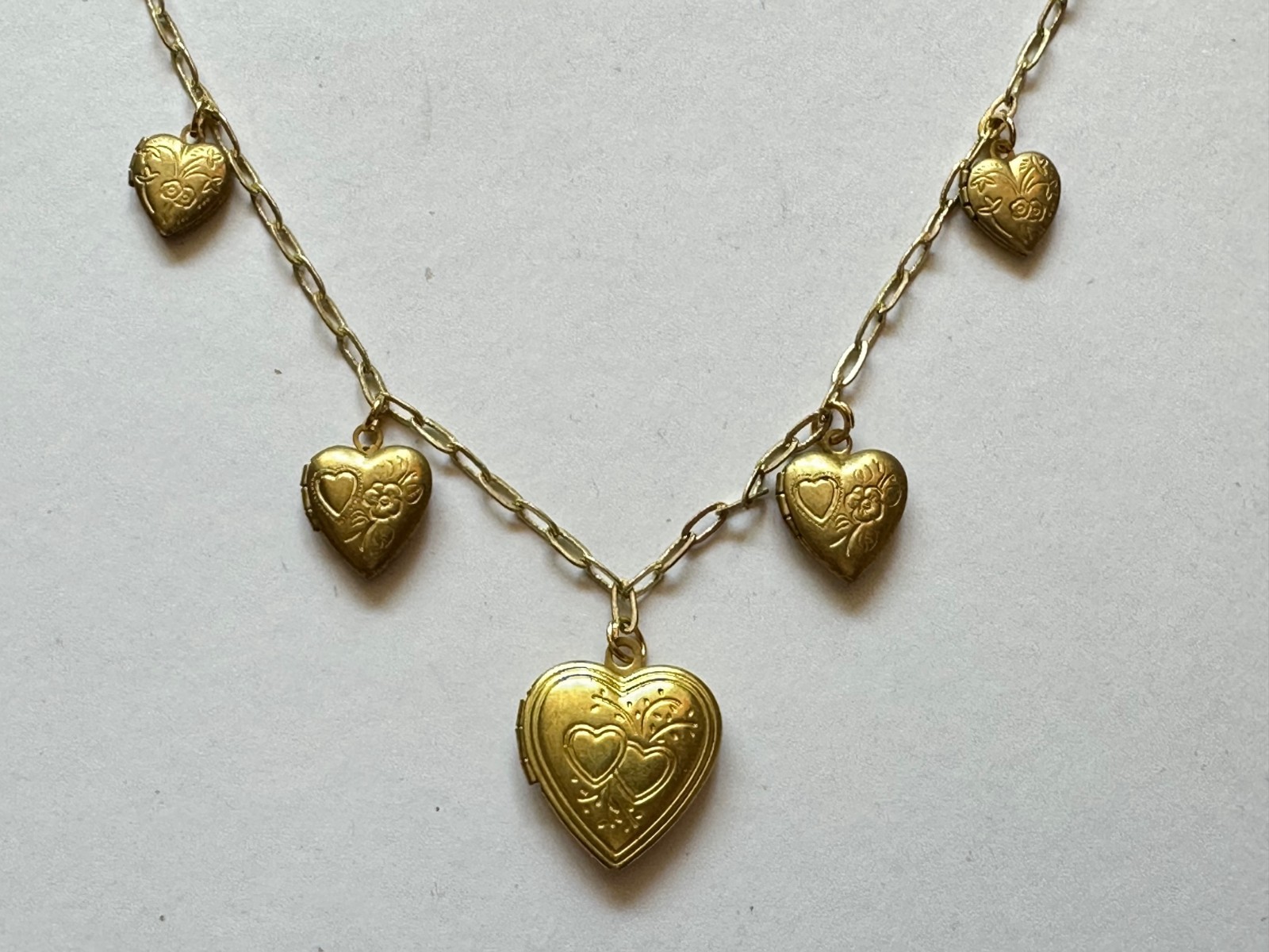 VINTAGE HEART LOCKET 5 MULTI LOCKET NECKLACE BRASS HEARTS FLOWERS 16 TO 18″ VTG