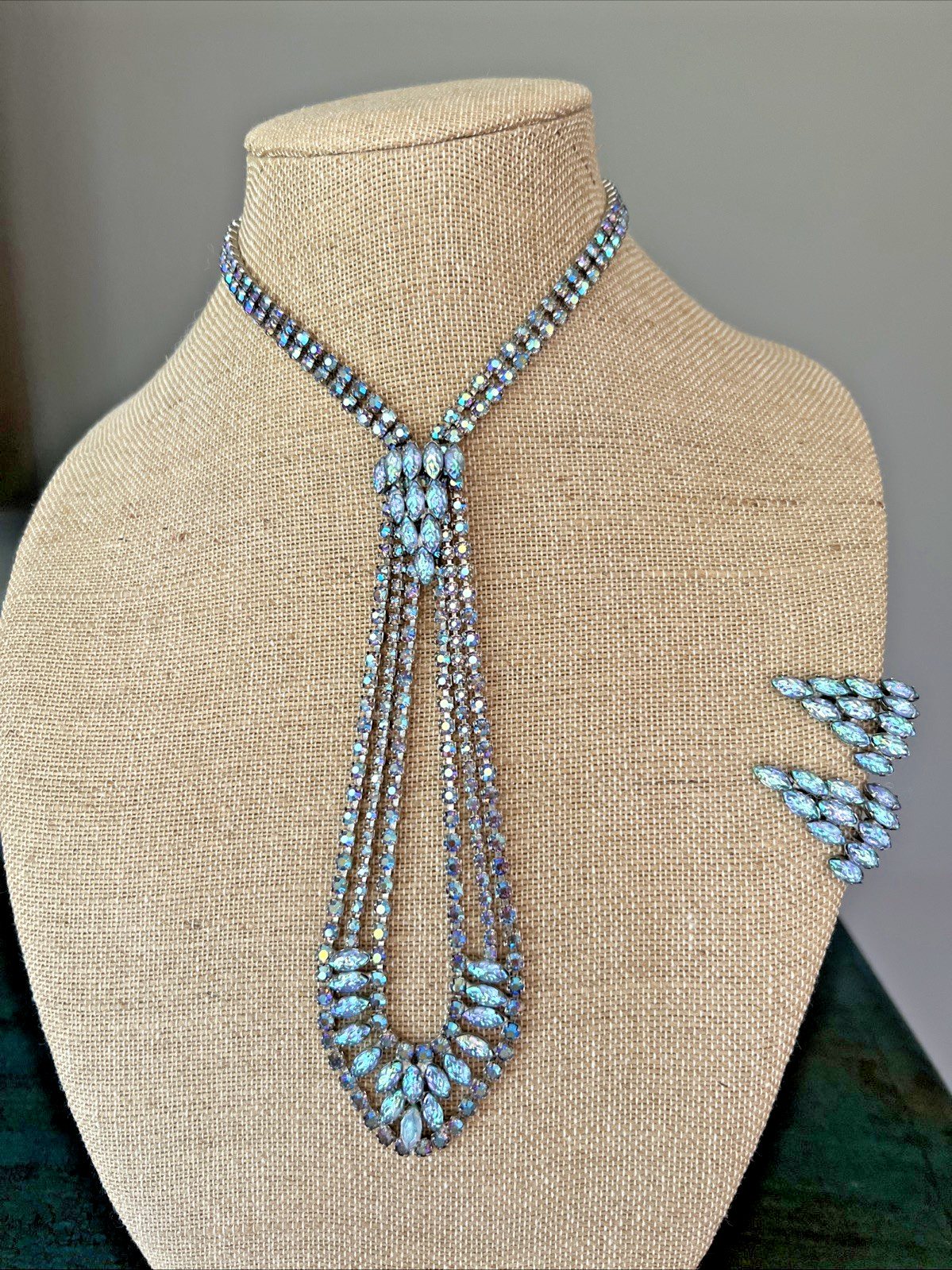 VTG. MCM BLUE AURORA BOREALIS RHINESTONE & ART GLASS NECKLACE & EARRING SET