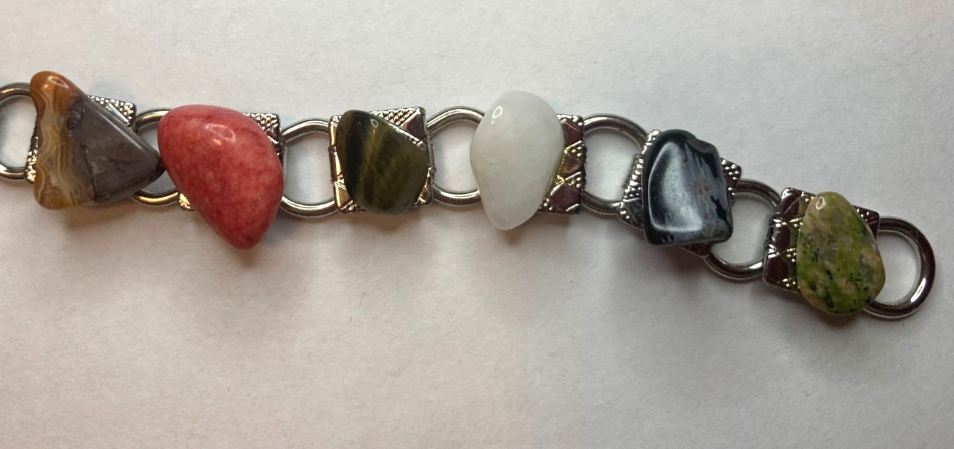 Vintage Semi Precious Gemstone Bracelet Multicolor Assorted 11 Stones 6.5 inches
