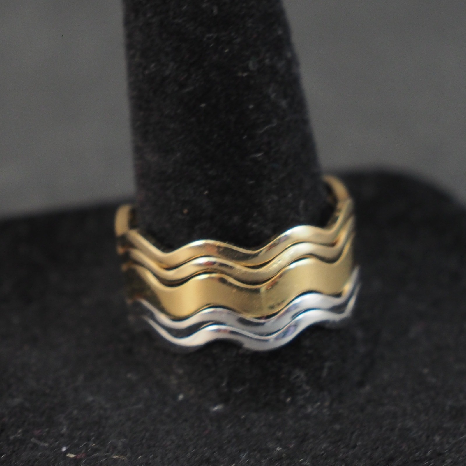 Avon Fashion Waves Ring 7.75 Silver Gold Two Tone Band Stackable Layer Vintage