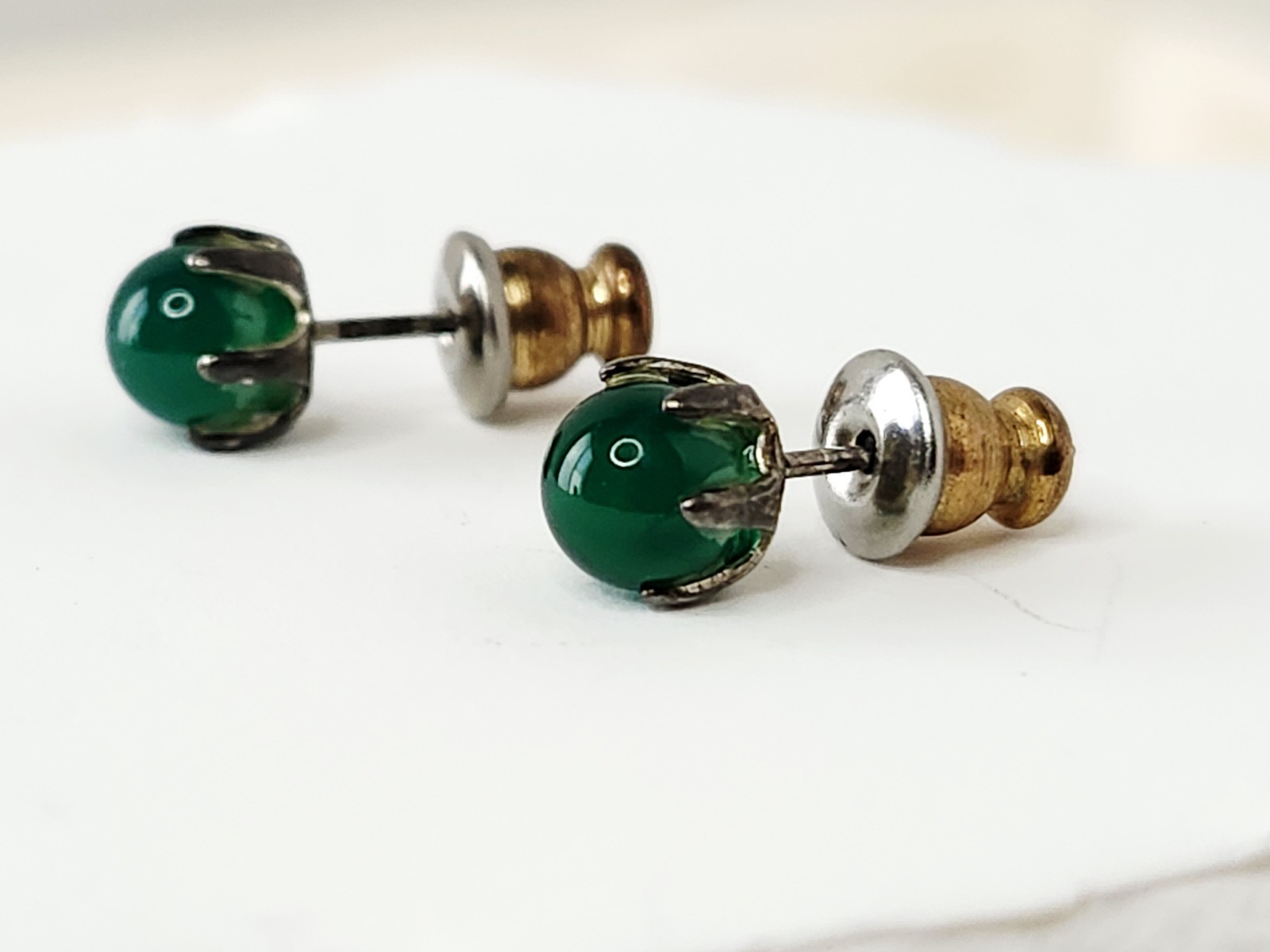 2 Pairs Green Jade Stud Earrings – 1 Silver Tone & 1 Gold Tone – Vintage