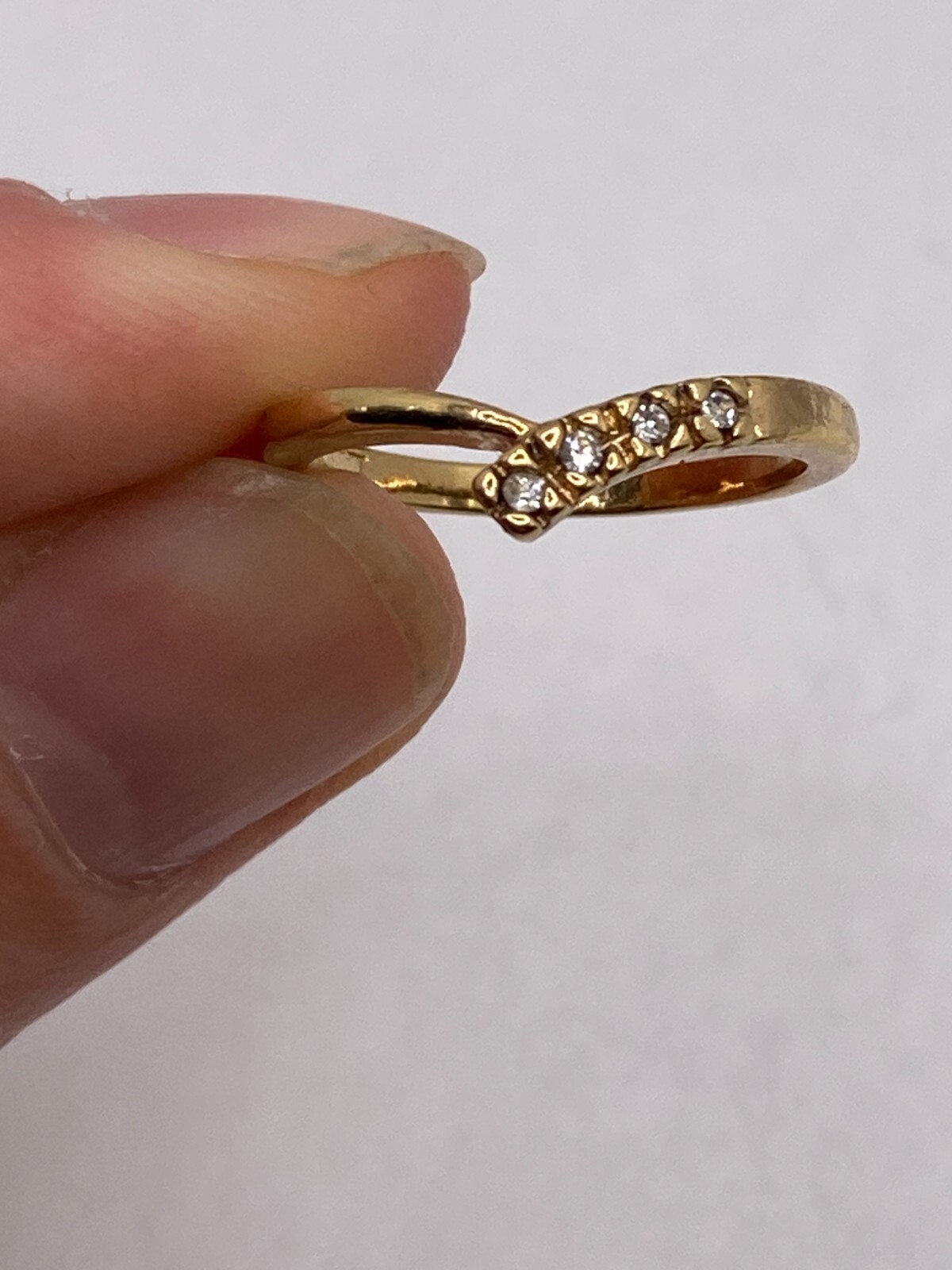 Vintage Delicate Goldtone Ring With Clear Stones (Size 5)