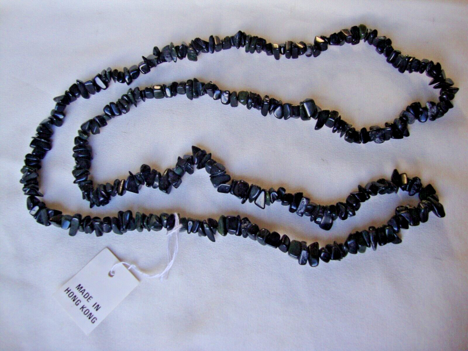 VINTAGE HONG KONG HANDMADE DARK GREEN NEPHRITE JADE CHIPS 35″ ENDLESS NECKLACE