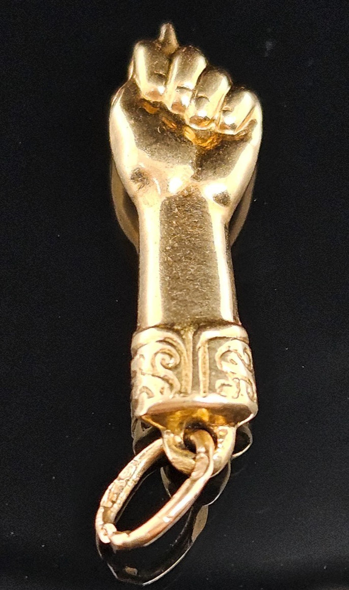 18K Gold MANO FIGA HAND AMULET Charm Pendant Lucky Vintage