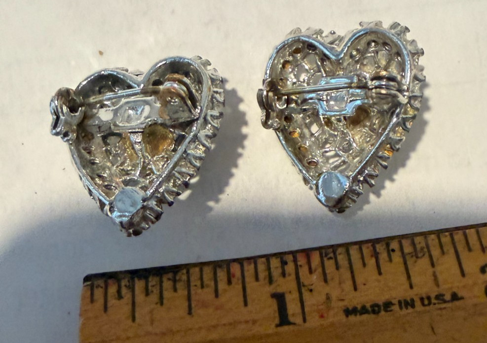 Vintage Set of 2 Sparkly Clear Rhinestone Silver Heart Brooch Pin .75″ Long Each