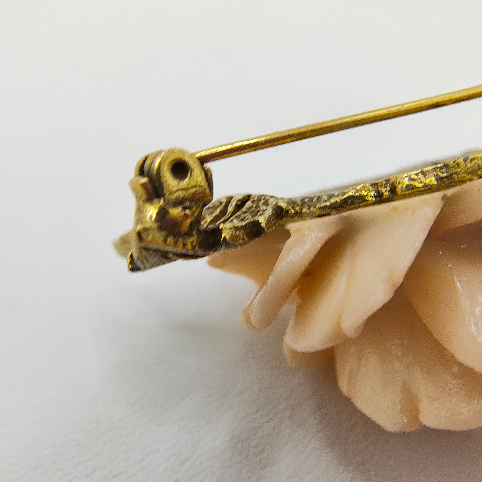 Vintage Blush Pink Rose Brooch Pin Resin Gold Tone Floral Flower Romantic