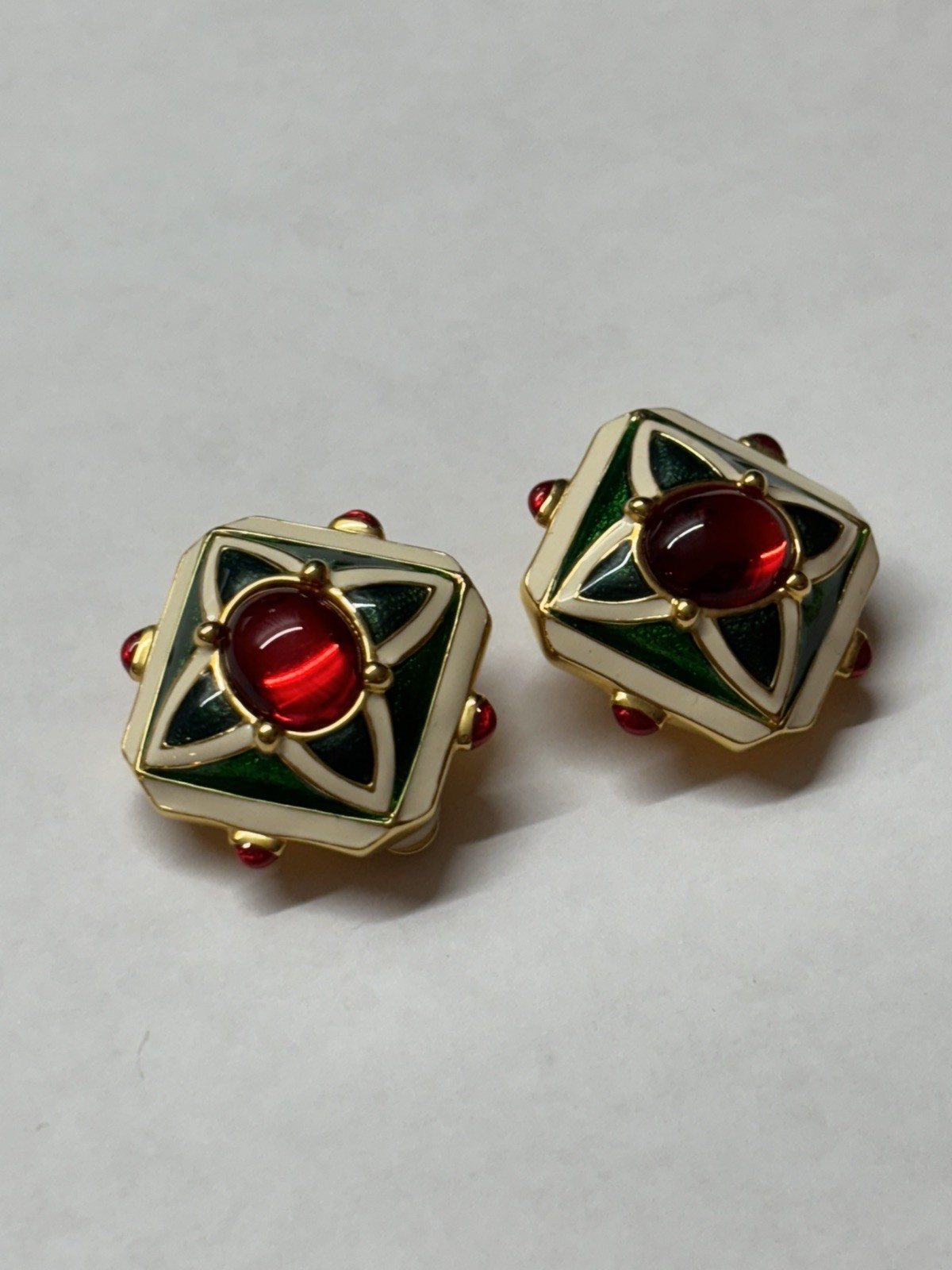 JOAN RIVERS ENAMEL GREEN RED LUCITE CAB CLIP ON EARRINGS SIGNED