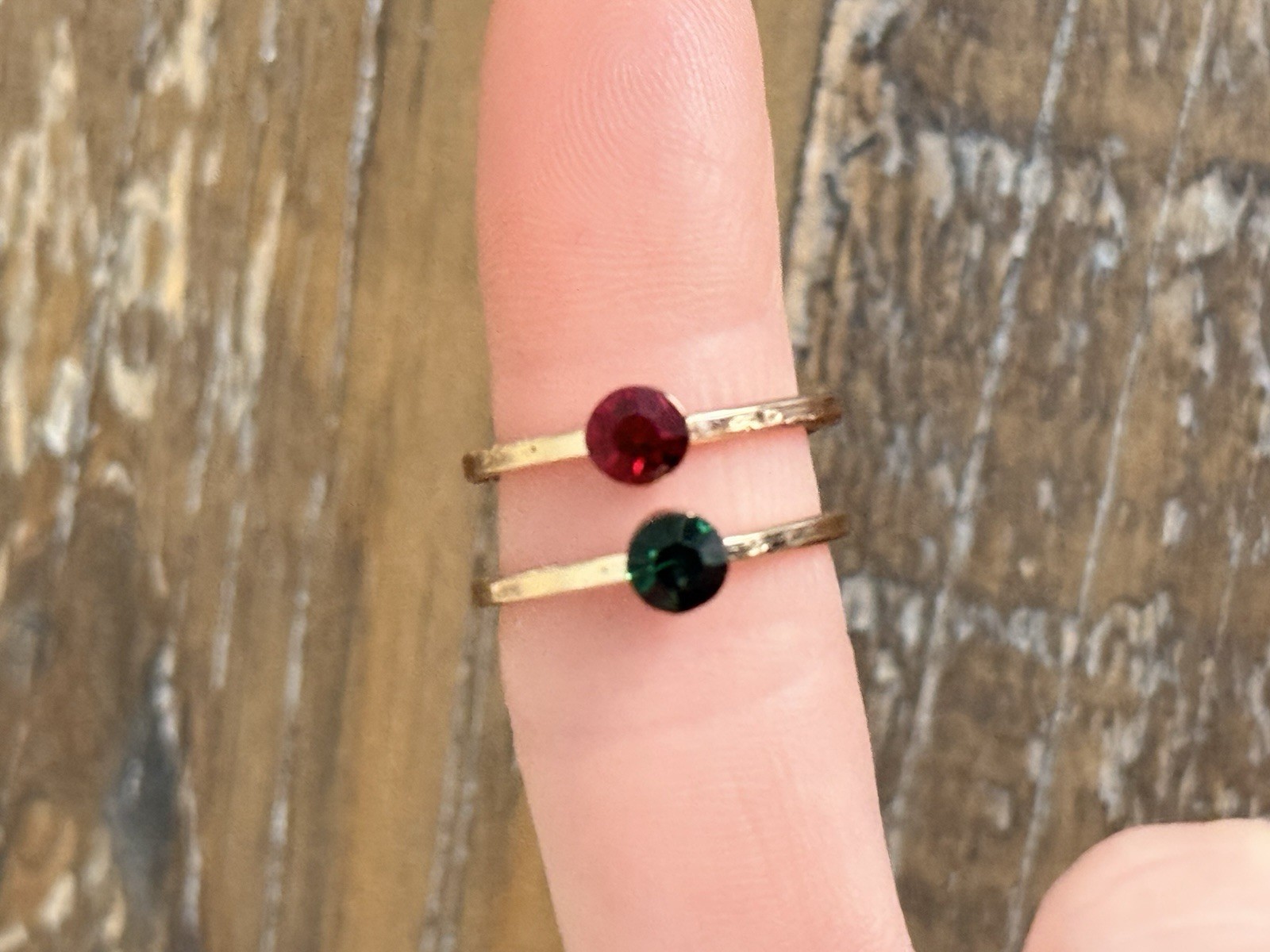 Vintage Faceted Rhinestone Ring Green And Red Gold Tone Size 6.5 Set Of Two