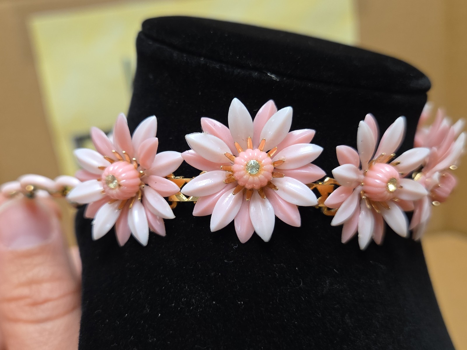 Vtg Coro Pink Plastic Flower Choker Necklace *SEE PICS