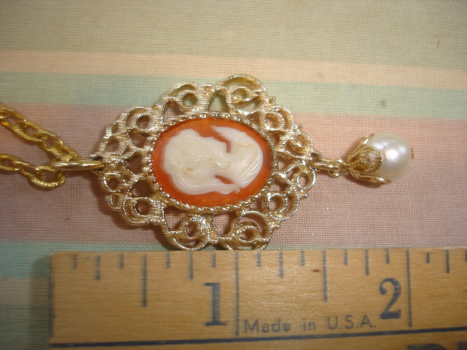 Vintage Sarah Coventry Coral CAMEO Dangling Pearl Pendant Gold Tone Necklace