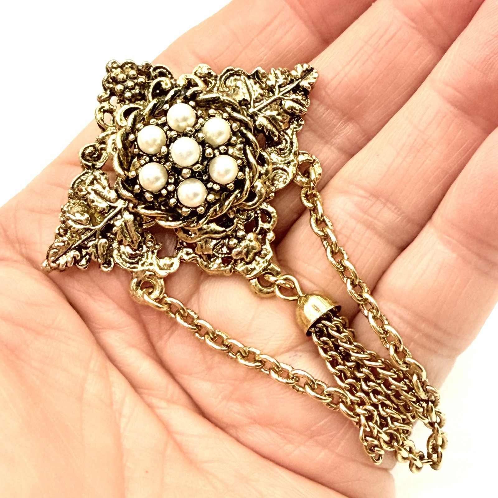 Vtg Goldtone Brooch Pin Victorian Style Faux Pearl Dangling Charm Chain Q