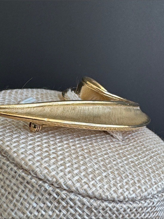 VTG Crown Trifari Brushed Gold Tone Split Leaf Brooch MCM 1950s 1960s