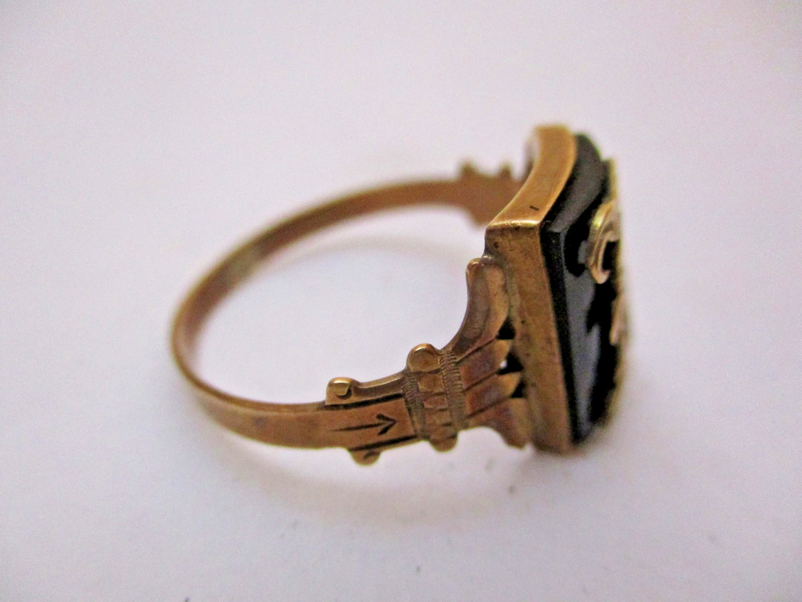 Antique Victorian 8K Gold Ring Black Onyx Signet Old English Monogram G H 9 6
