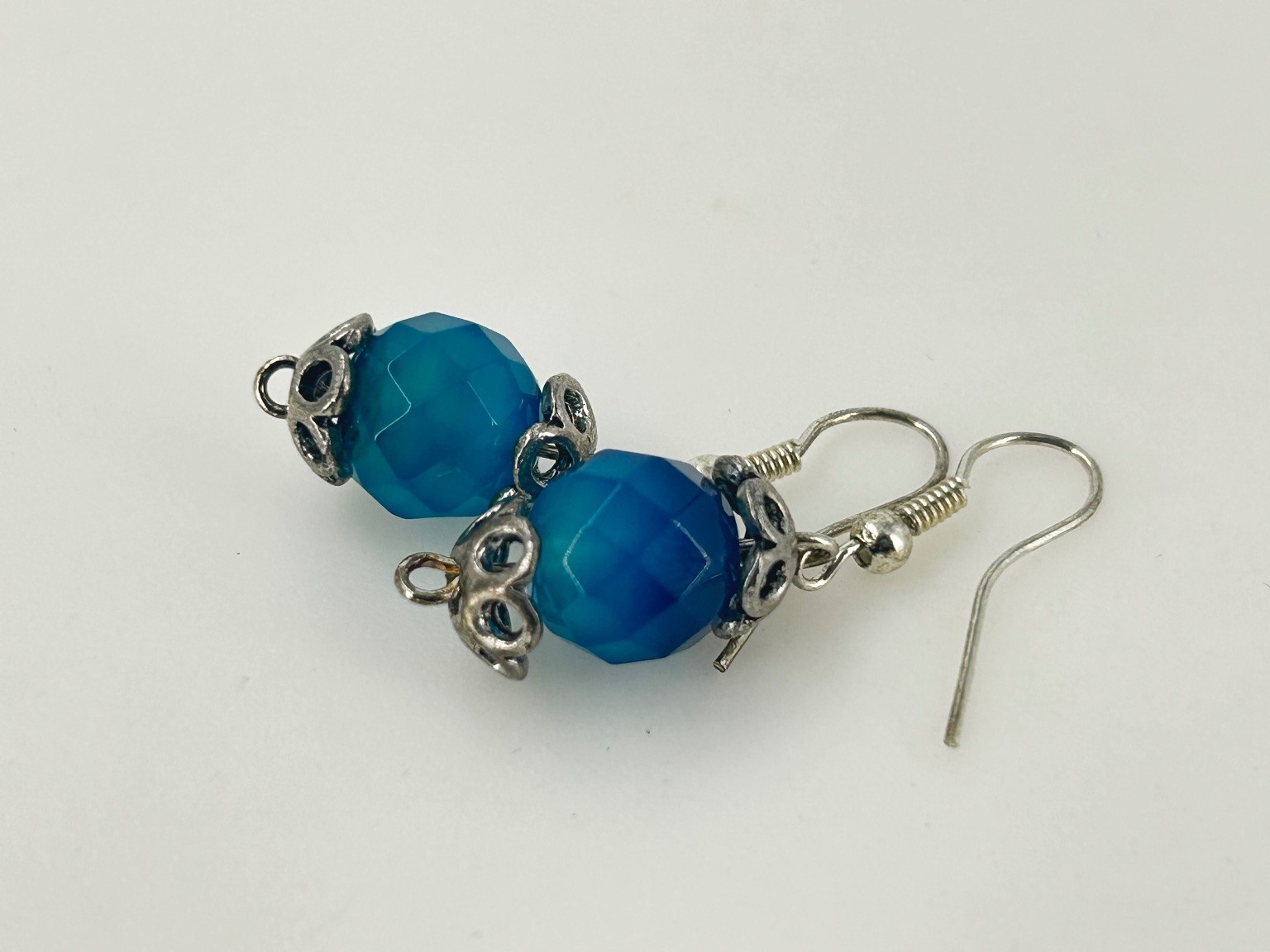 Handmade Dangle Drop Earrings Silver Tone 1.5″ Blue Agate Faceted Bead Ornate