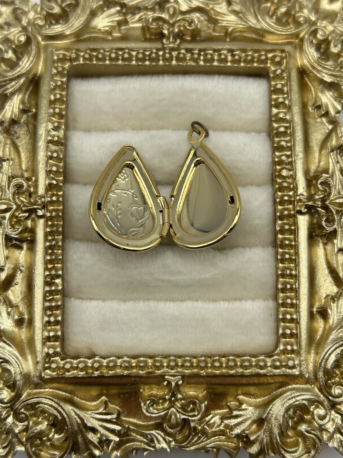 Vintage Gold Tone Teardrop Locket Pendant Heart Floral Etched Photo Charm