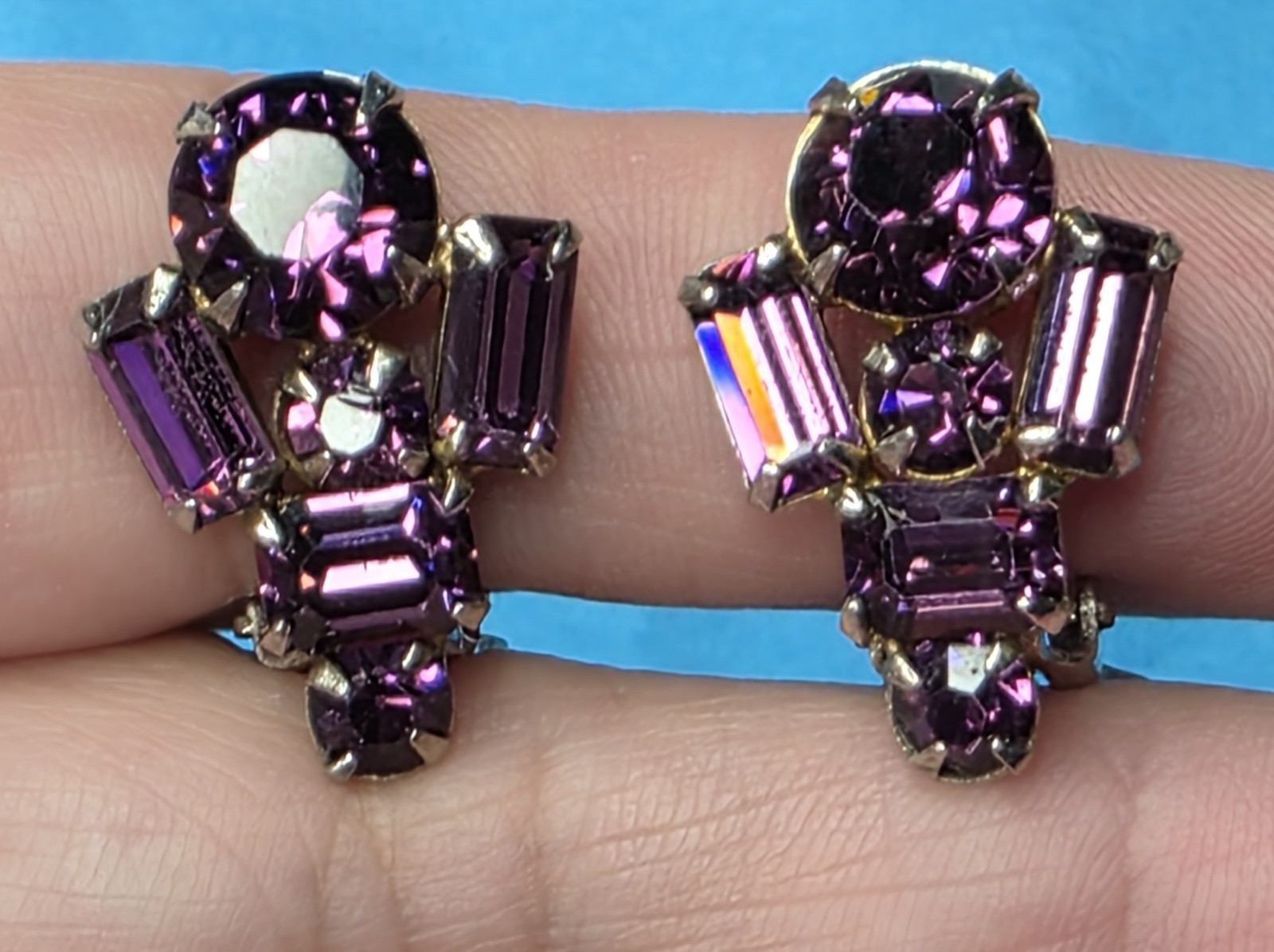 VTG Julianna Alexandrite Glass/Heliotrope Earrings in Purple