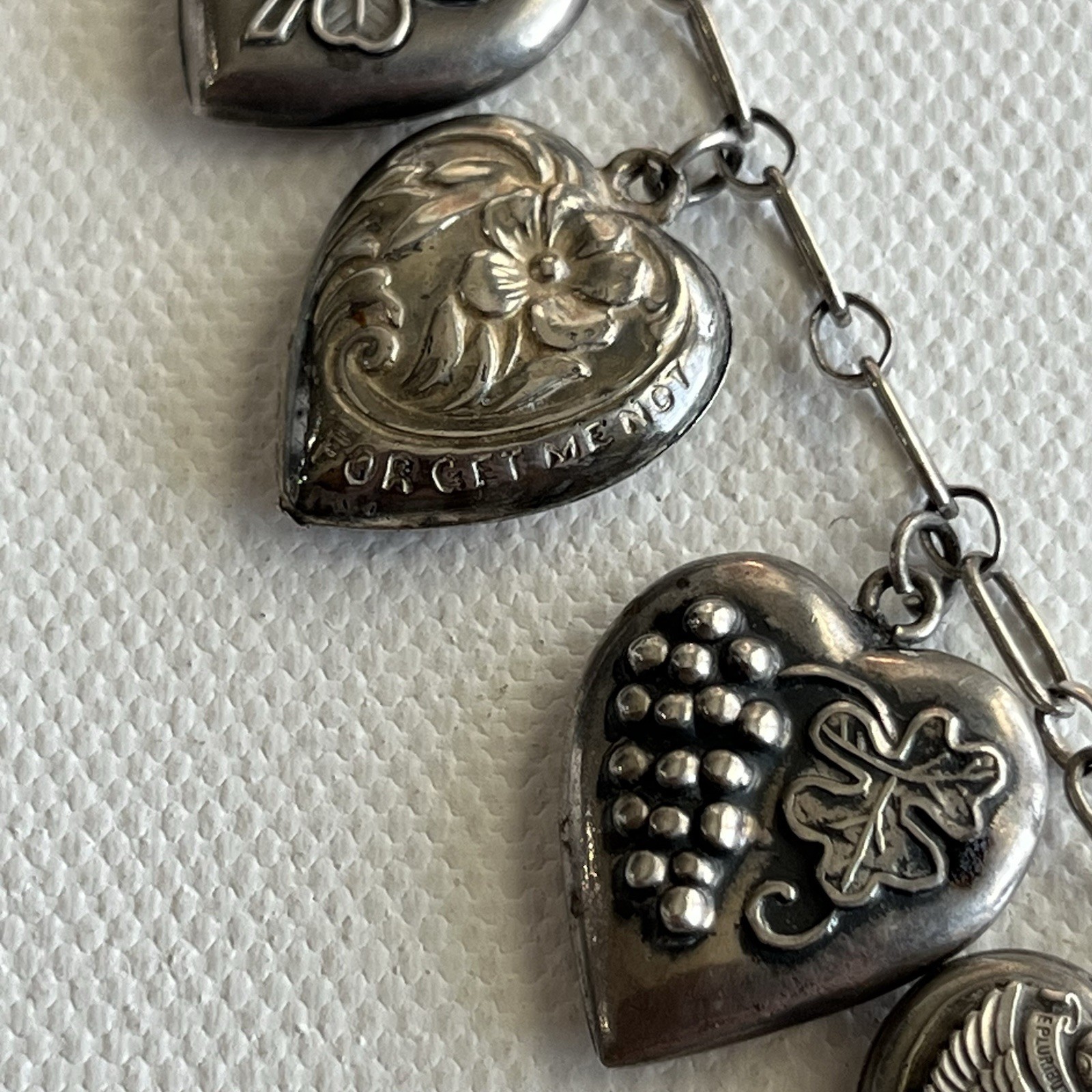 Vintage WW2 Puffy Hearts Necklace Forget Me Not GREAT SEAL Patriotic Military