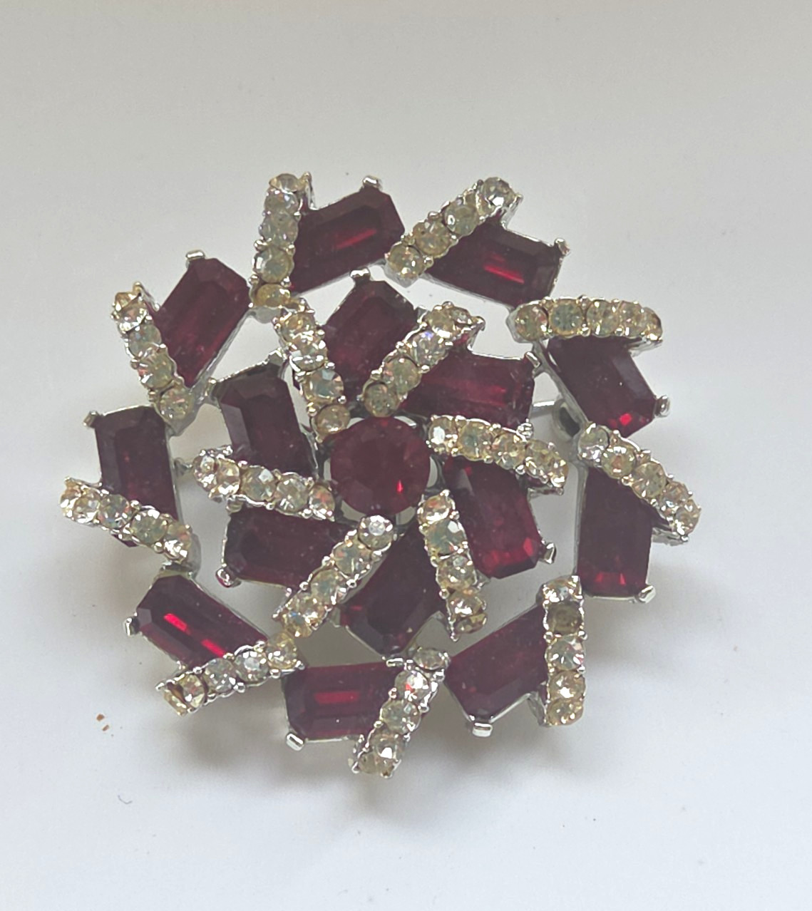 Vintage Ruby Red & Clear Rhinestone Brooch ( Excellent Condition ) 1.5″ Round