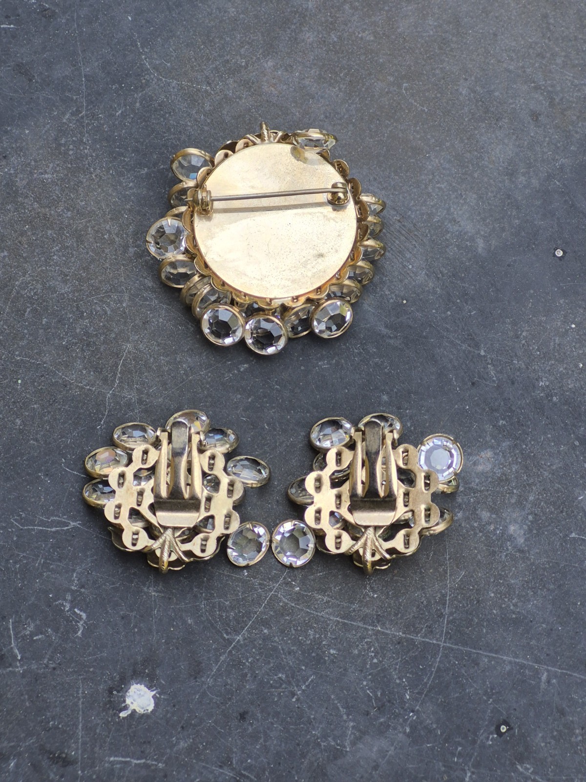 Vtg Estate Crystal Rhinestone Bezel Bedazzle Cluster Brooch Earrings Clip-On Set
