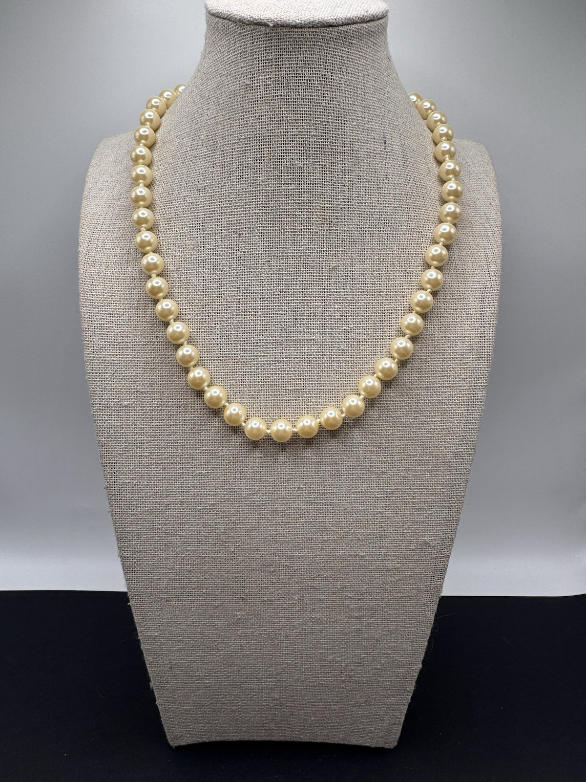 Vintage AVON Gold Tone Faux Pearl Beaded Strand Knotted Necklace 18”