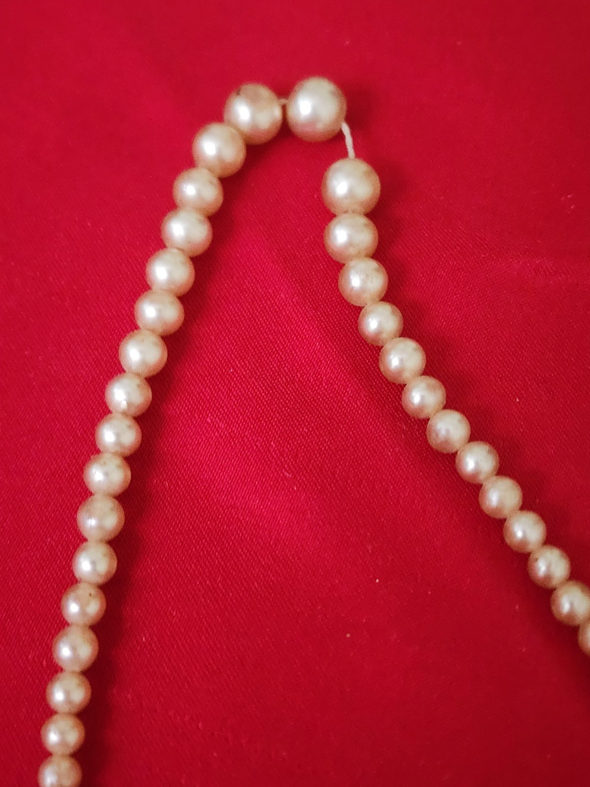 Vintage Graduated Faux Pearl Necklace Classic Design