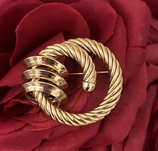 Vintage Stamped Germany Door Knocker Twist Rope Circle Brooch Gold Plated Brass