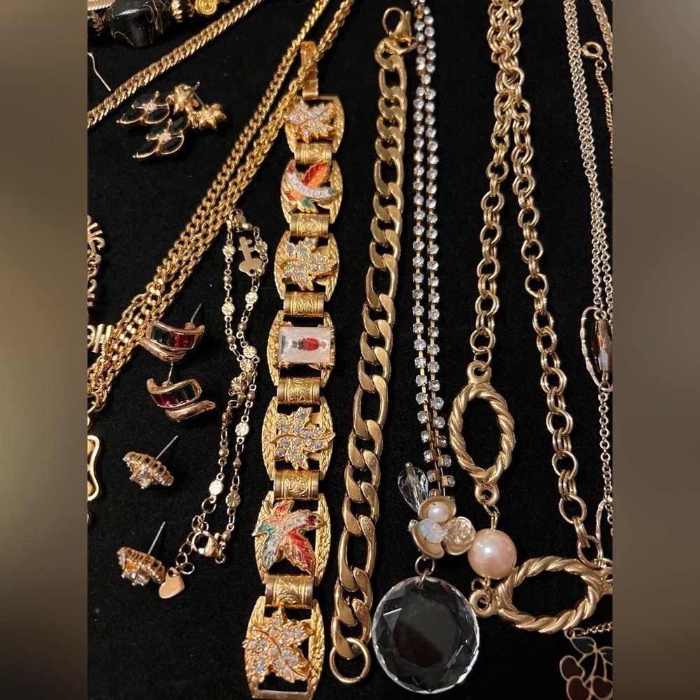 Vintage & Modern Gold Tone Gold Plated Necklace & Bracelet Lot 38