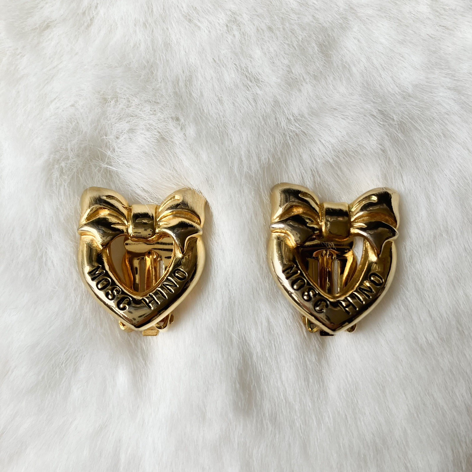 vintage Moschino Logo Heart Bow Clip On earrings Gold Tone Rare Japan exclusive