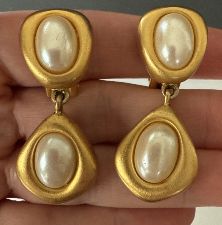 Vintage 80s GIVENCHY Classic Faux Pearl Gold Tone Dangle Clip On Earrings