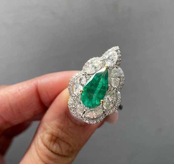 Beautiful Art-Deco Inspired 2.58CT Pear Shape Zambian Emerald & CZ Royal Ring FN
