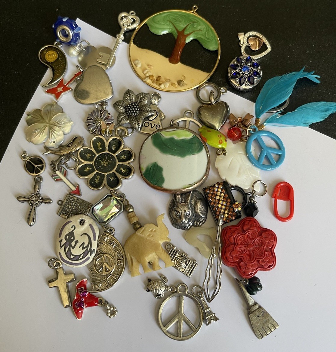 VINTAGE CHARM PENDANT LOT MIX MATERIAL ASSORTED SIZES PIECES 41 Items