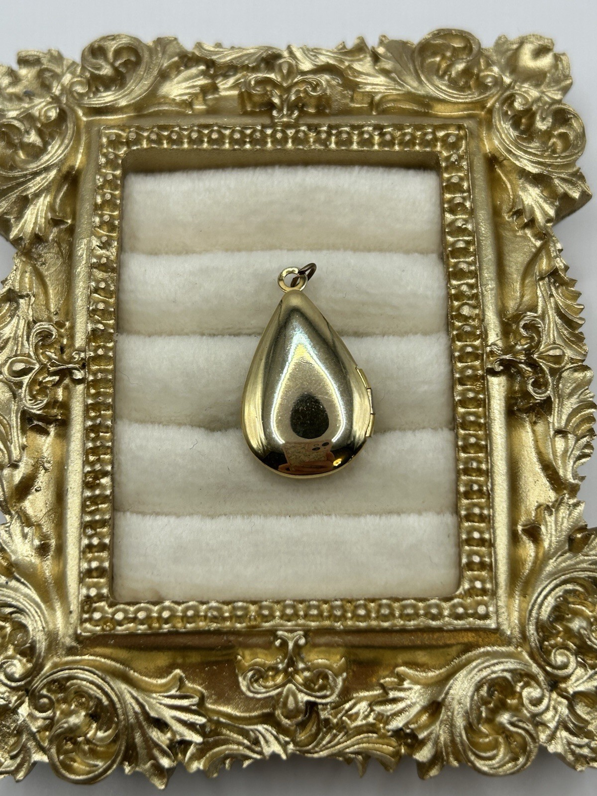 Vintage Gold Tone Teardrop Locket Pendant Heart Floral Etched Photo Charm