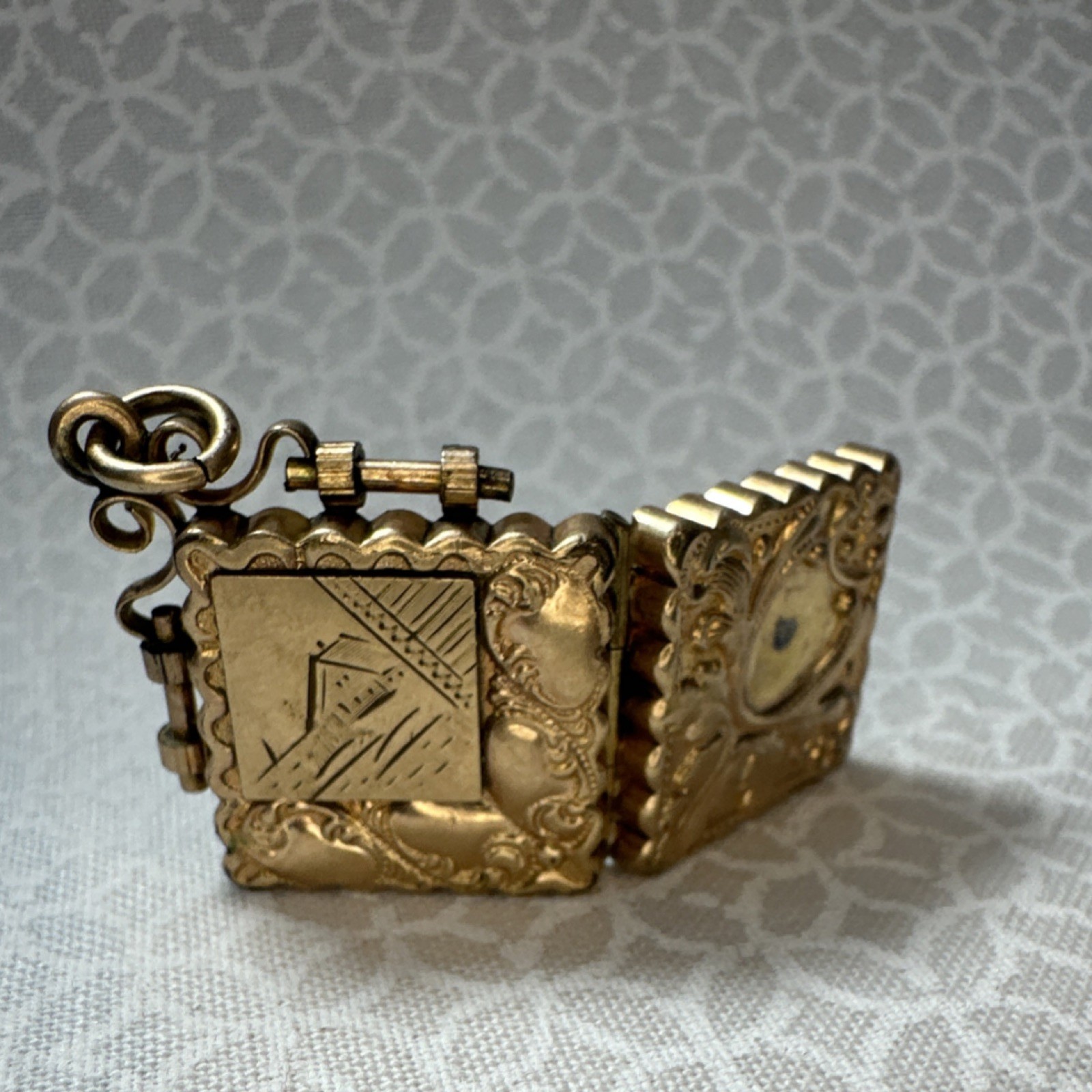 Gold Tone Engraved Square Photo Locket Pendant No Stone Unisex Adults
