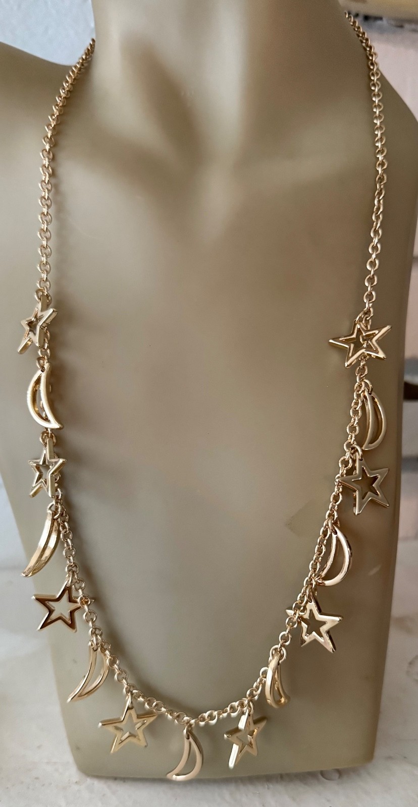 ESTATE GOLD TONE CRESCENT MOON STAR MULTI CHARM SIGNED CHAIN NECKLACE 26″