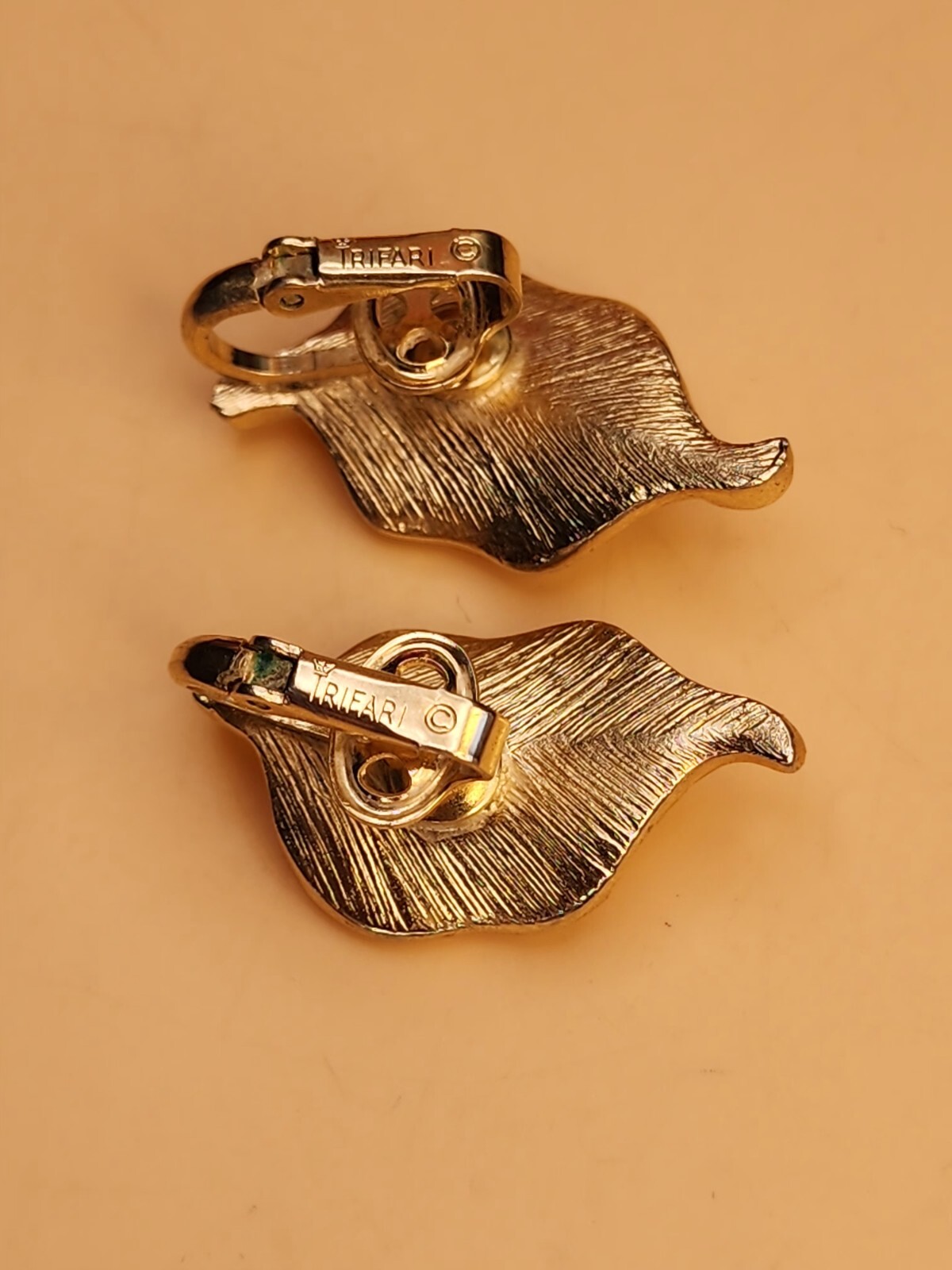Vintage TRIFARI Signed Gold Tone White Enamel Leaf Clip on Earrings FREE $HIP!!