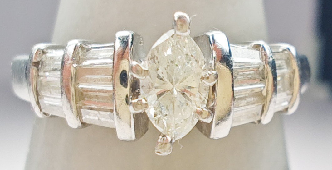 14K White Gold .69ct Marquise & Baguette Natural Diamond Ring Size 6 5g Vintage