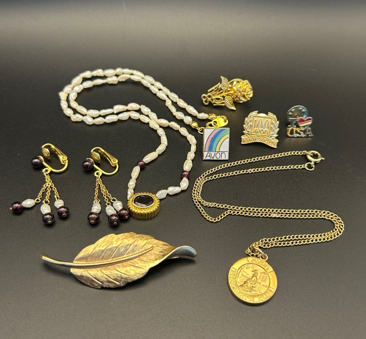 Vintage Avon Gold Tone Jewelry Lot President’s Club 1984 Necklace Brooch Pins