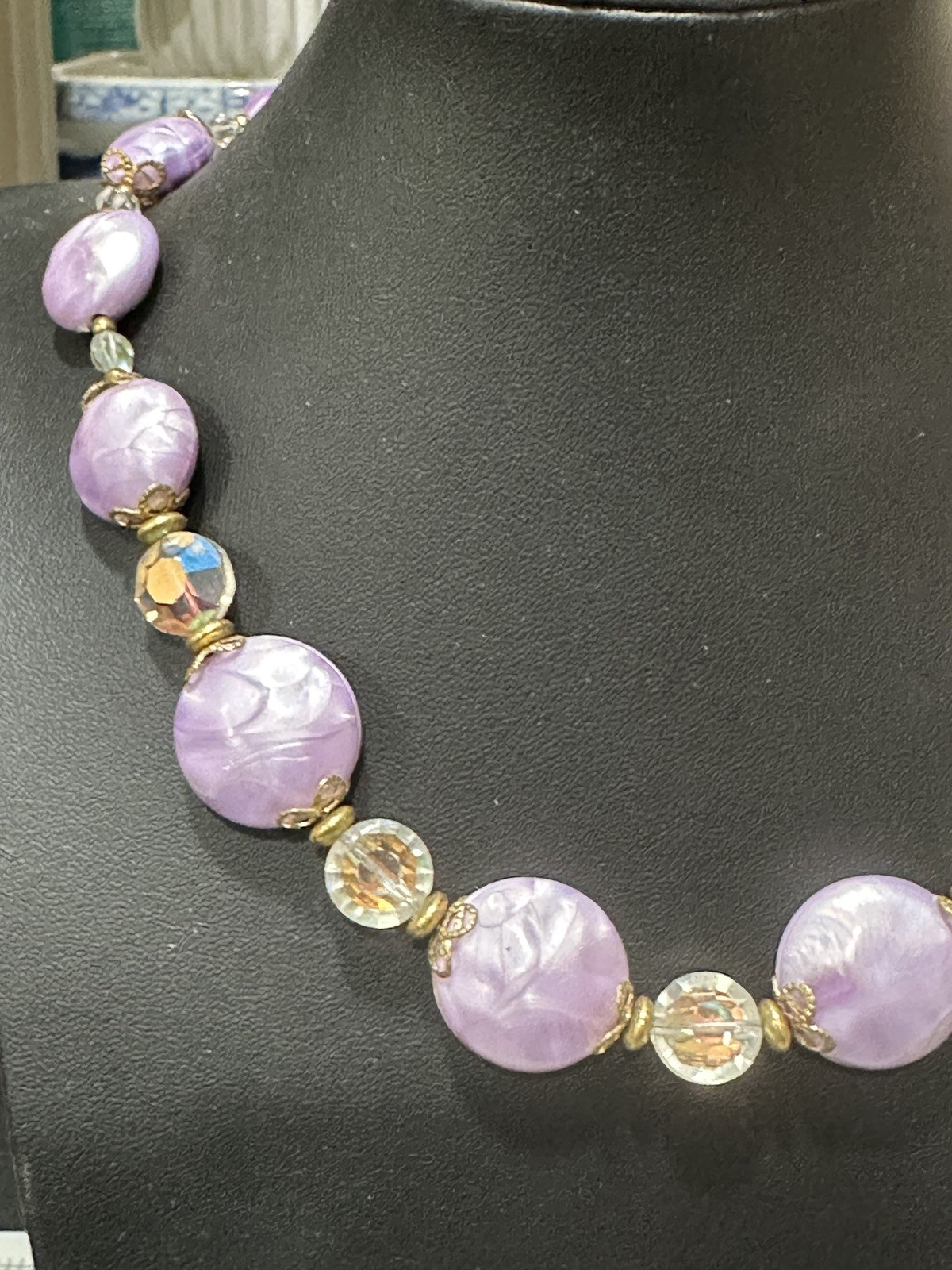 Vintage Light Purple Graduated Acrylic Bead Necklace 16 Inch AB Textuured