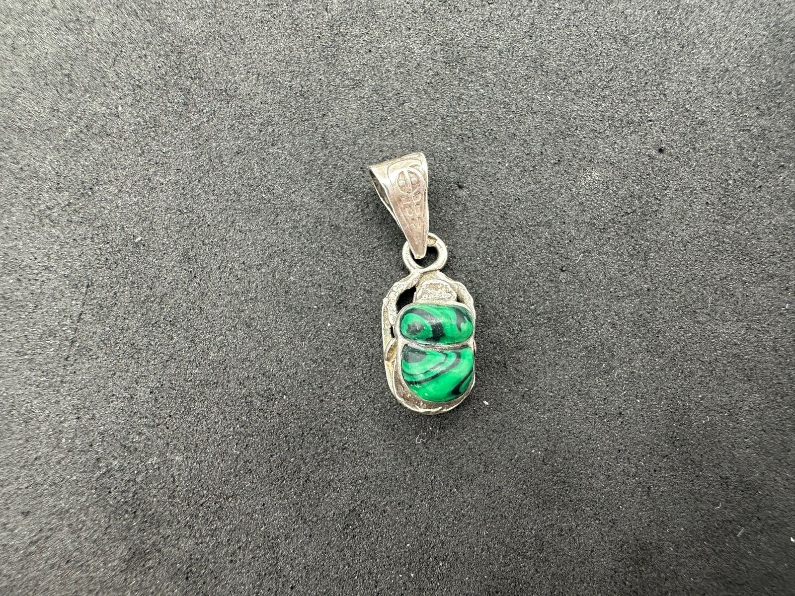 1.84g Vintage Sterling Silver 925 Green Black Swirl Scarab Pendant M