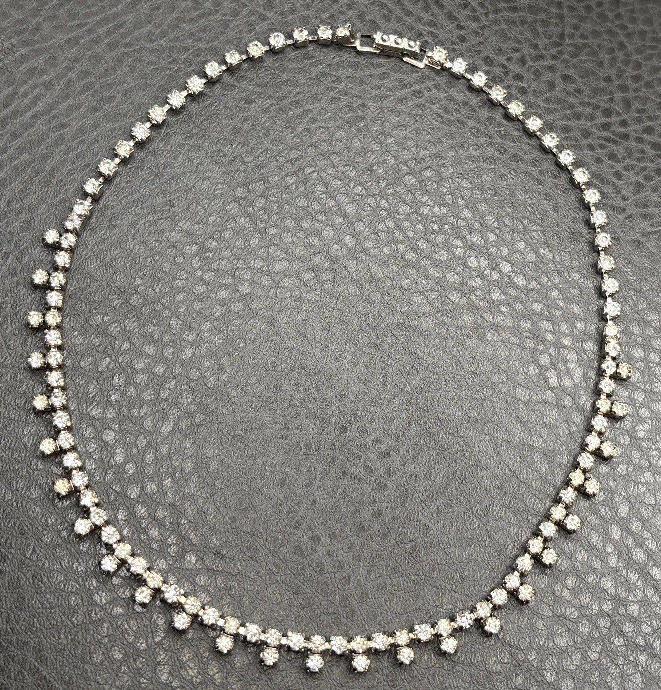 La Rel Vintage Rhinestone Silver Tone Necklace Sparkle Choker Style 14.5”