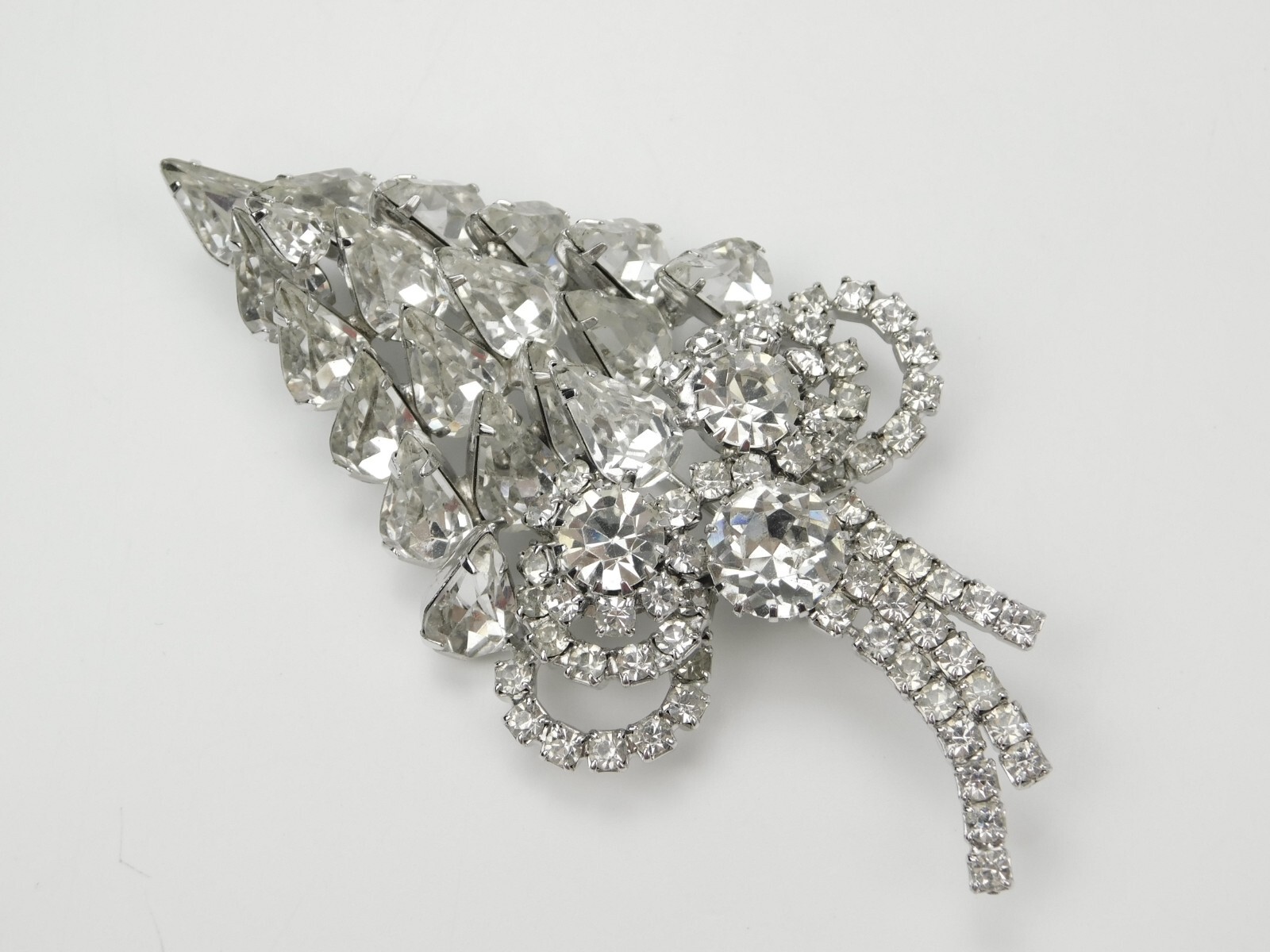 HIGH END Clear Glass Rhinestone 3D Effect Statement Brooch 4″ Unsigned Designer