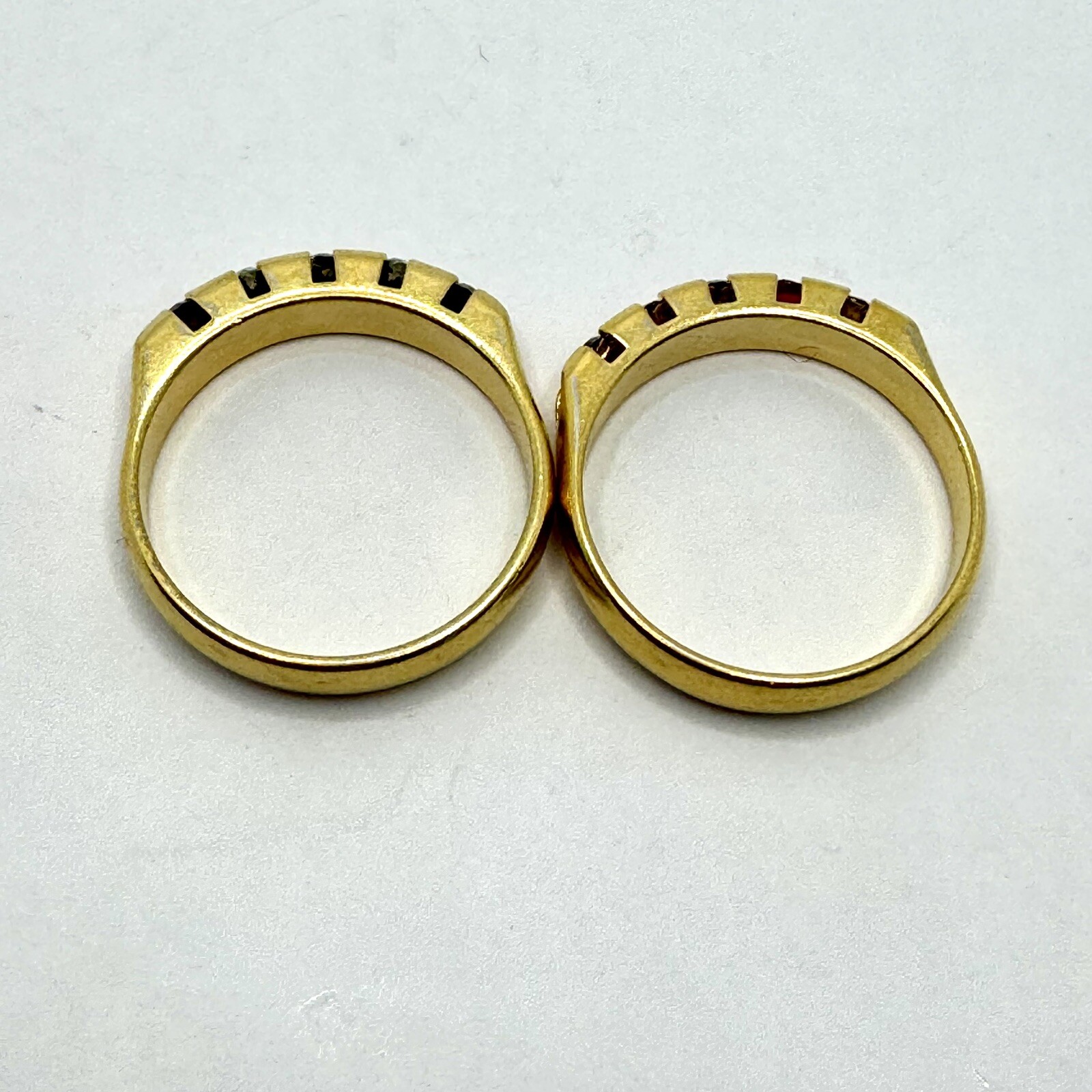 BEAUTIFUL Set Of 2 Vtg Red Clear Rhinestone Gold Tone Metal Band Size 8.5 Rings