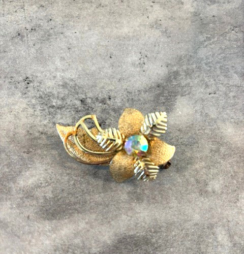 Vintage Gold Tone Flower Brooch and Leaves with a rhinestone