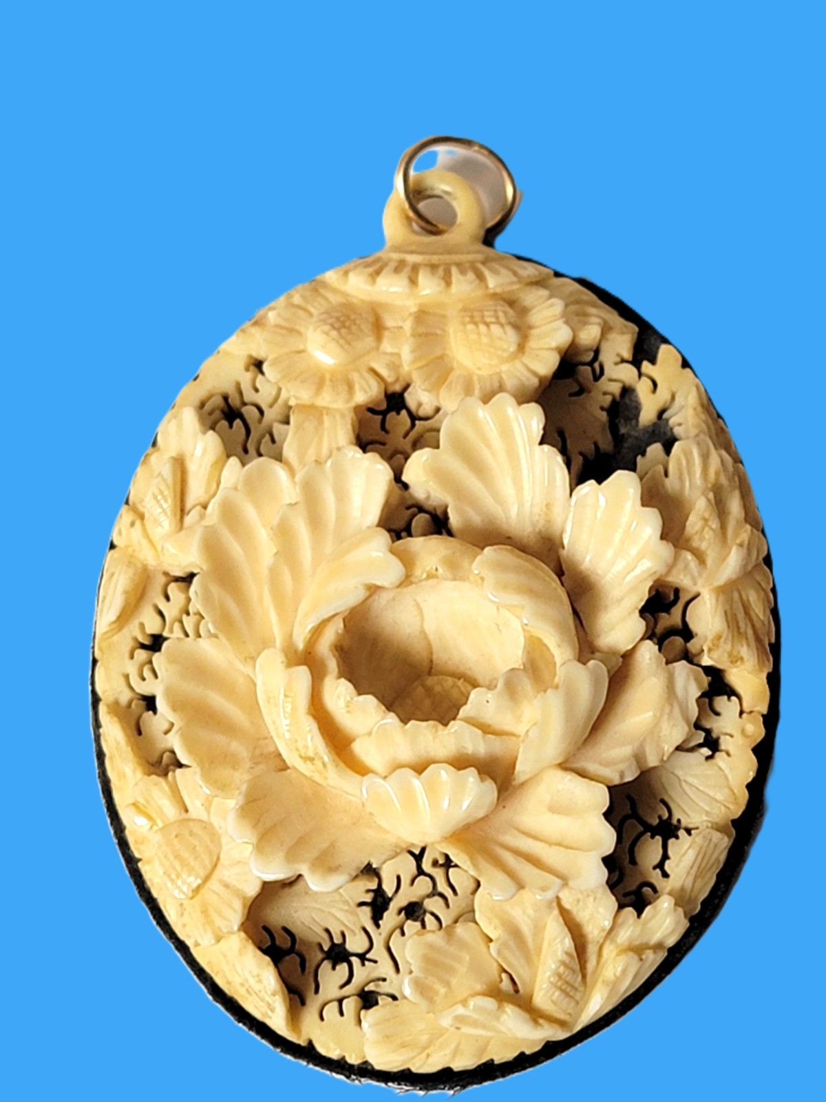 Vintage Floral Carved Celluloid Pendant Beige Wood Base 3D Acrylic Loop
