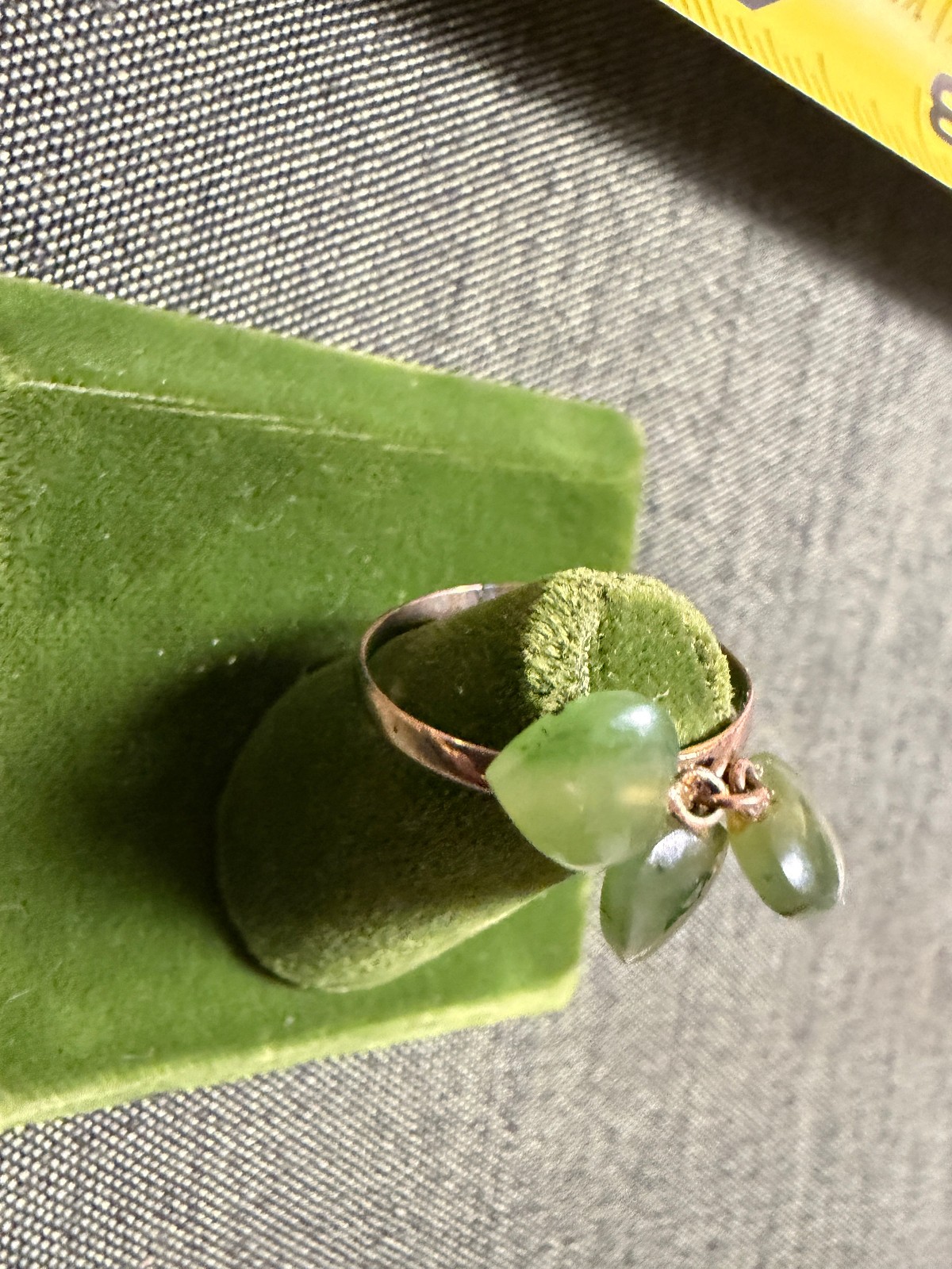 Vintage SOLID 14KT Gold Stamped Jade Hearts Ring Size 8.5 1.5g New Old Stock!