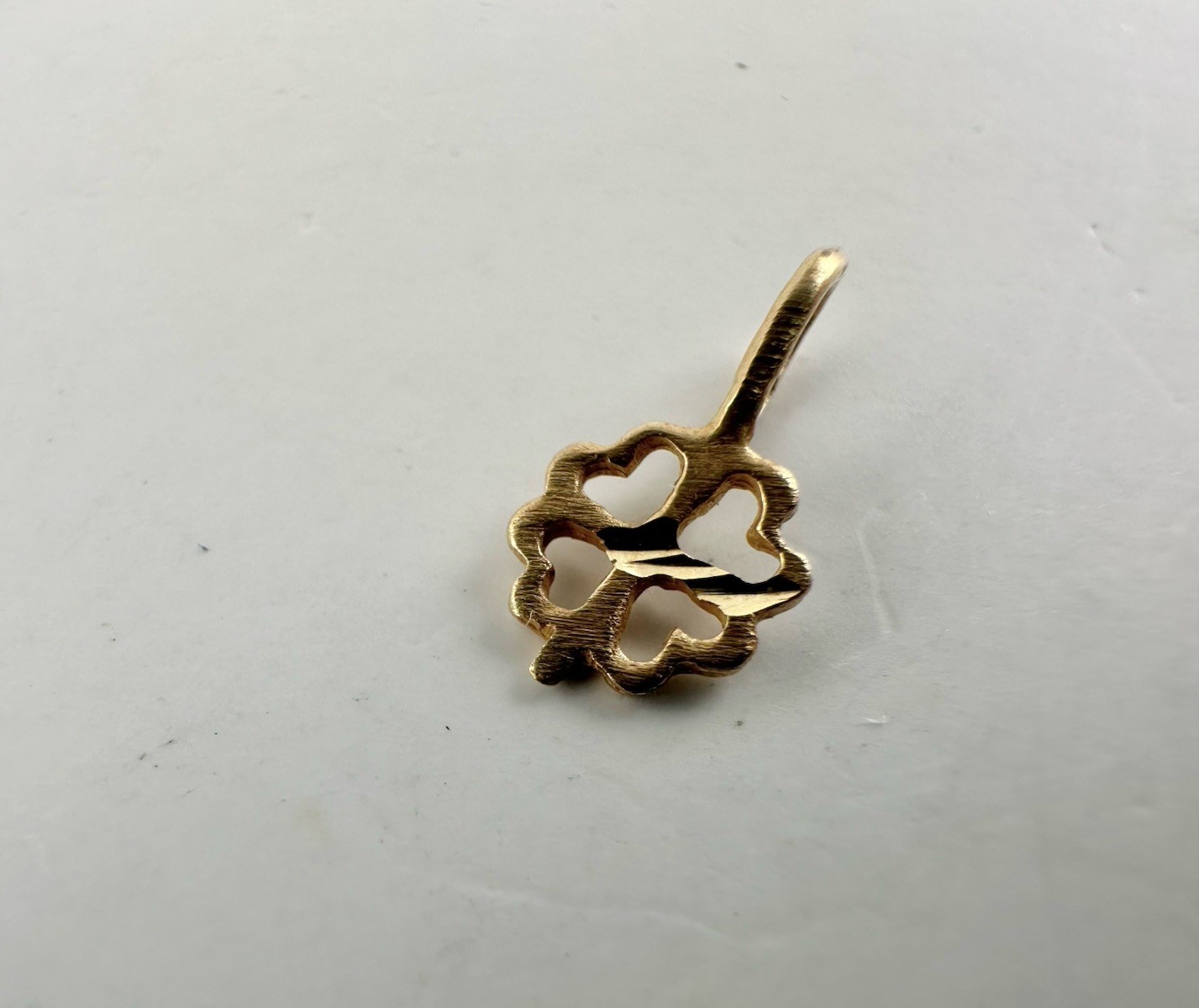 VTG 14k Yellow Gold Solid 4 Leaf Clover Heart Charm Pendant Signed Tiny Read