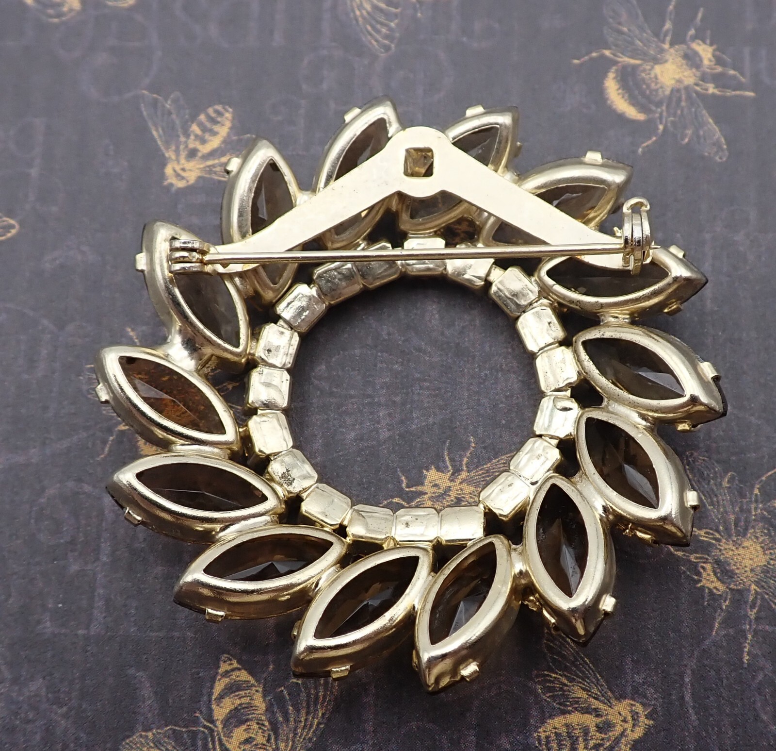 Vintage Golden Brown Open Back Marquise Rhinestone Gold Tone Wreath Pin Brooch