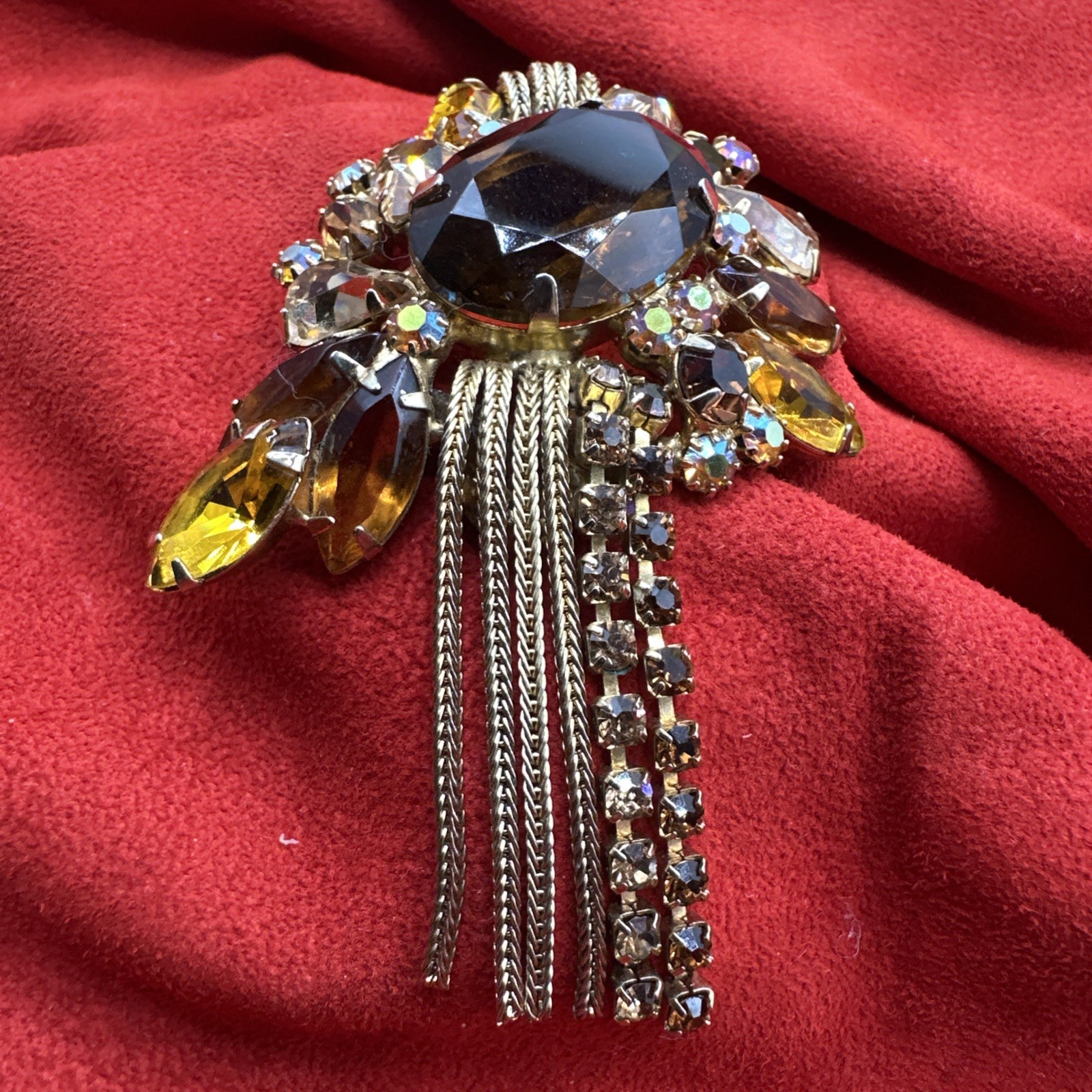 Vtg ‘50/‘60 Alice Caviness Brooch. Crystal/ Glass and dangling fringe. See pics.