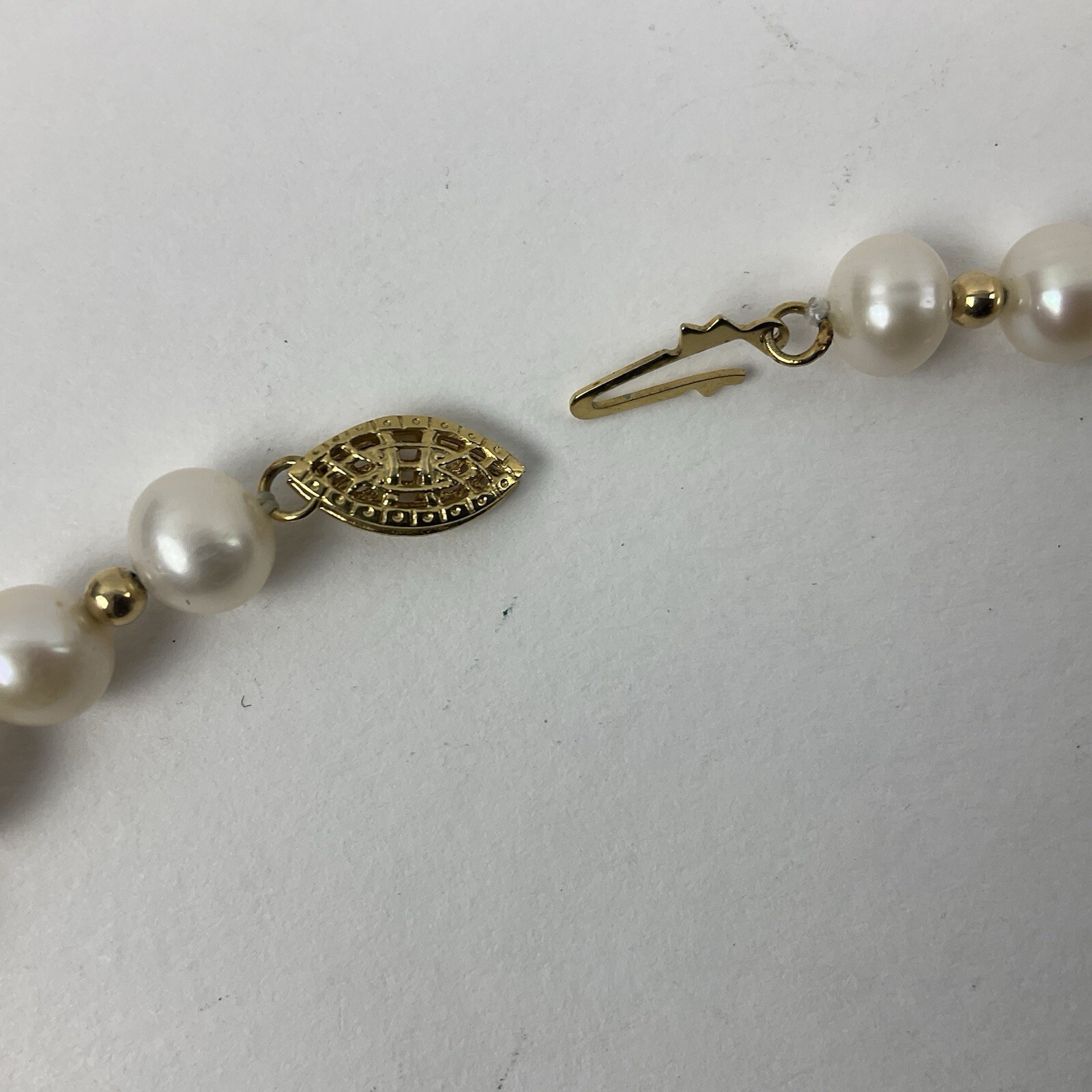 Vintage White Pearl & Gold Filled Beads Necklace Near Round 18″ Gift Earrings