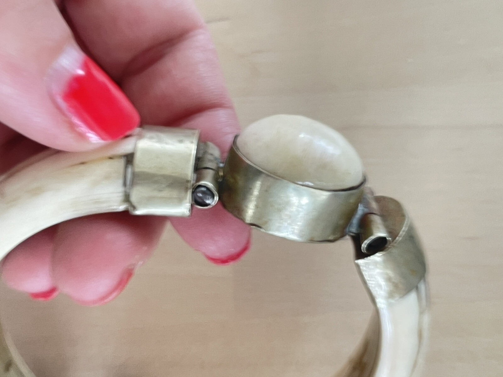 Vintage Inlaid Bone Tribal Hinged Bangle Bracelet Boho Bohemian Jewelry 7 in